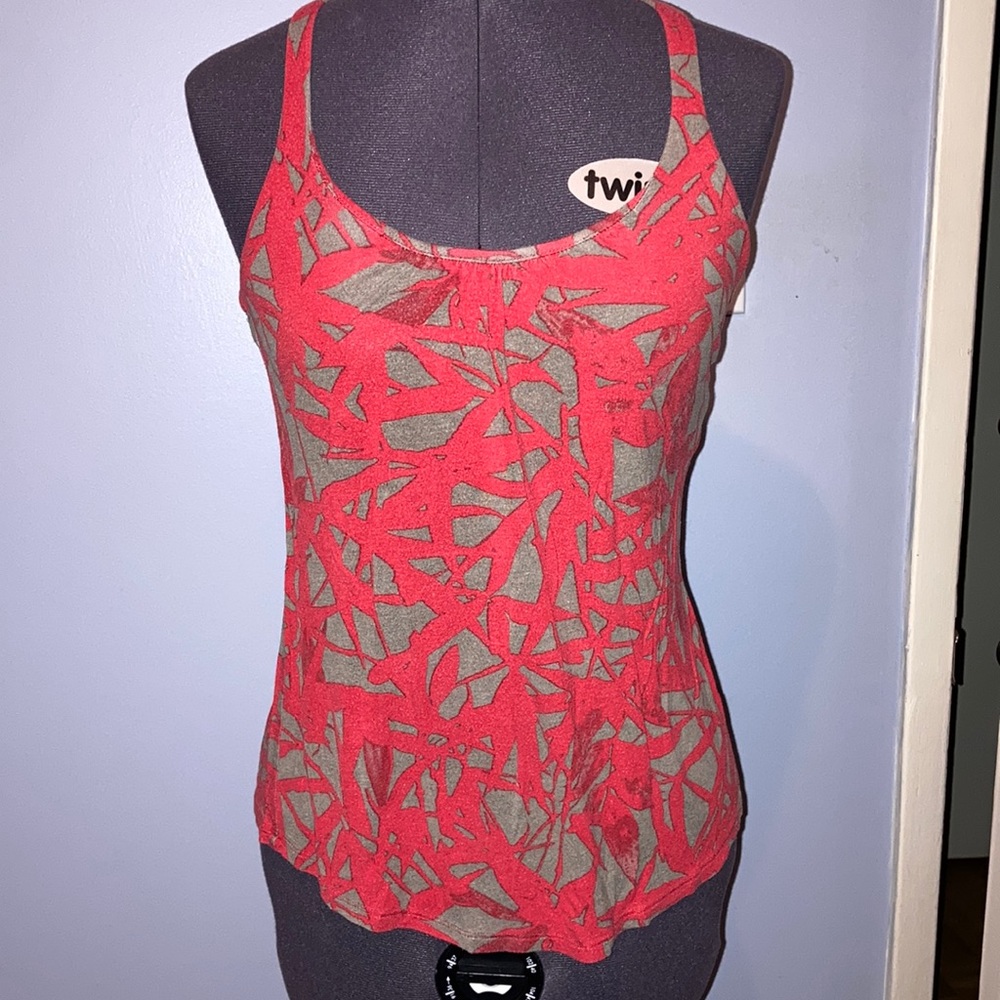 DYNAMITE razorback tank top with build in bra. Red/coral/beige colours. Size S